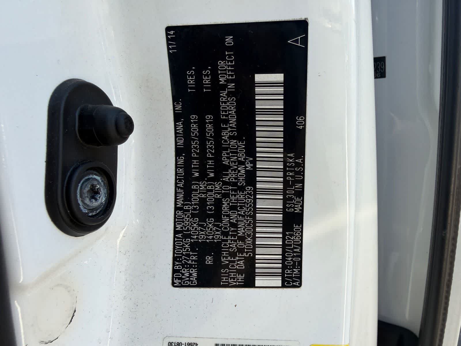 Used 2015 Super White Toyota SE Premium image 30