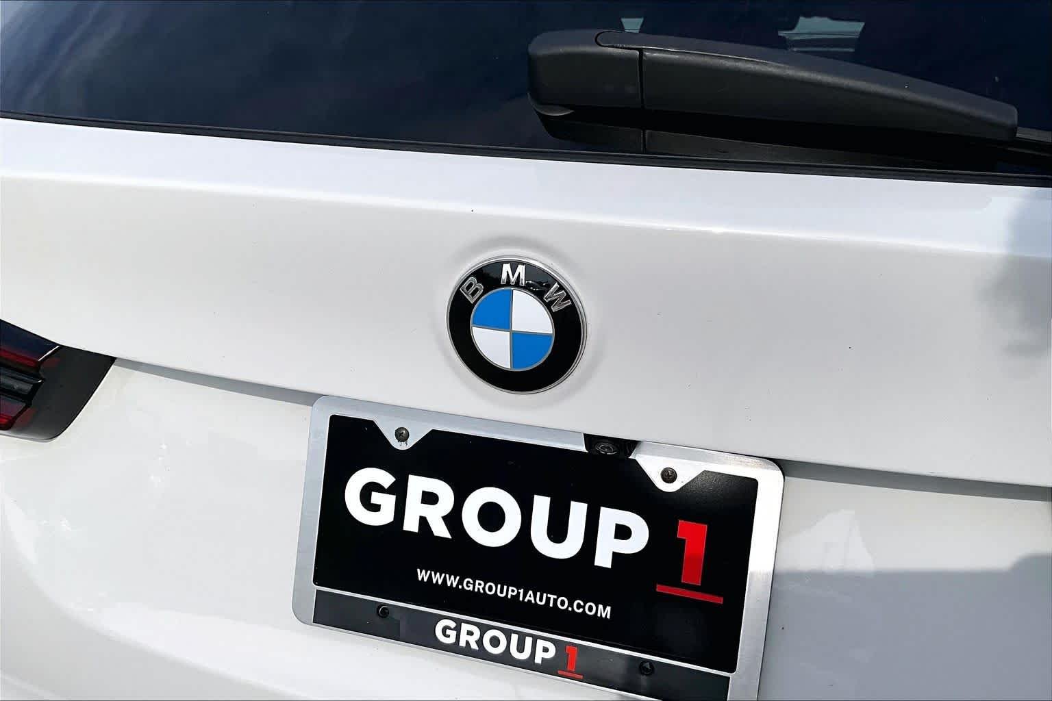 Used 2023 Alpine White BMW sDrive30i image 30