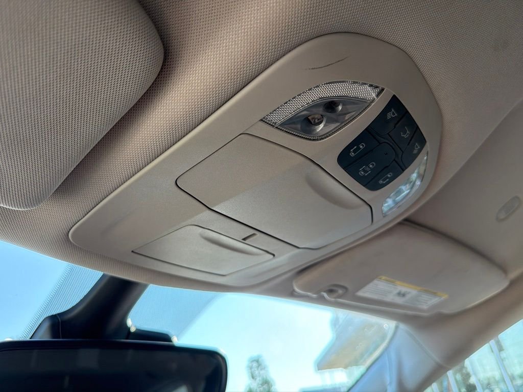 Used 2023 Black Chrysler Touring L image 25