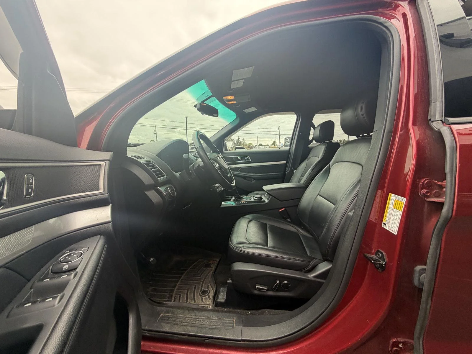 Used 2016 Ruby Red Metallic Tinted Clearcoat Ford XLT image 2