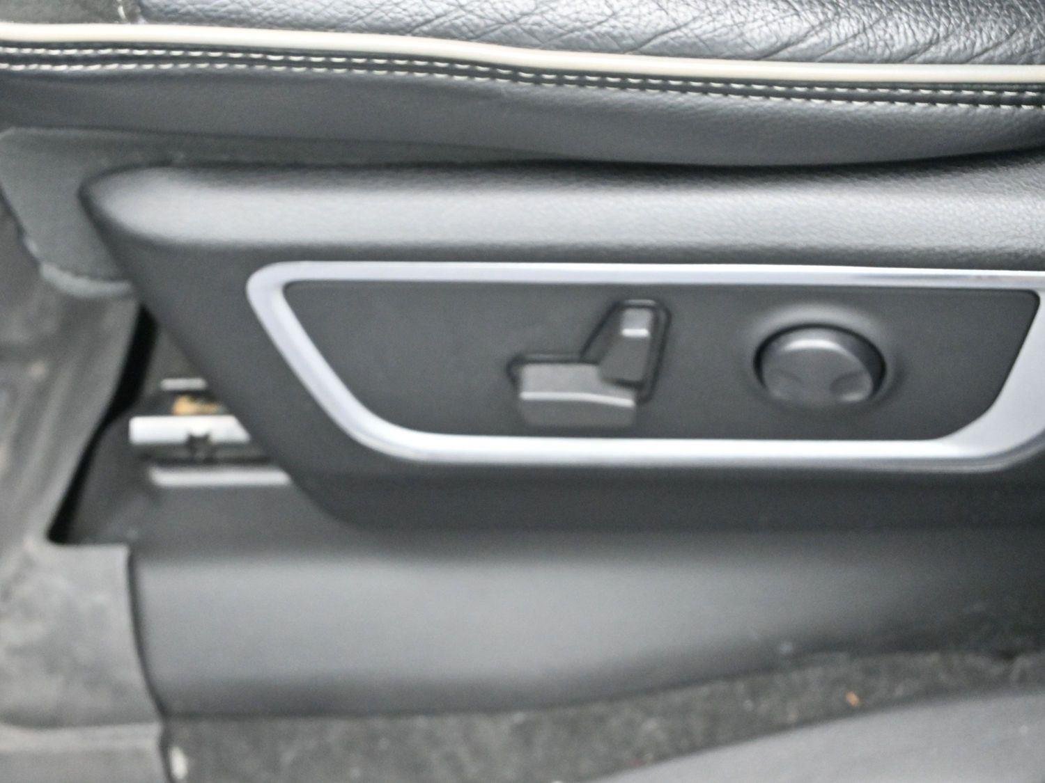 Used 2022 Bright White Clearcoat Ram Laramie image 14