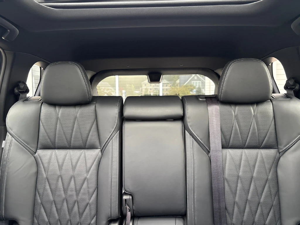 New 2026 Gray Mitsubishi SEL image 46