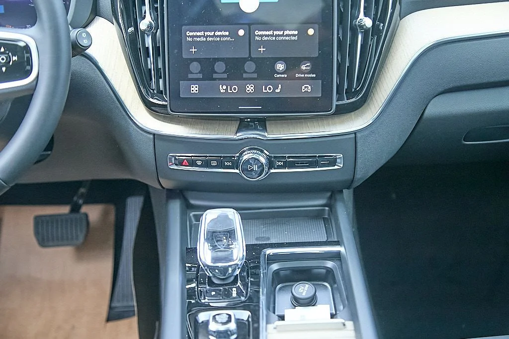New 2026 Onyx Black Volvo Plus image 27