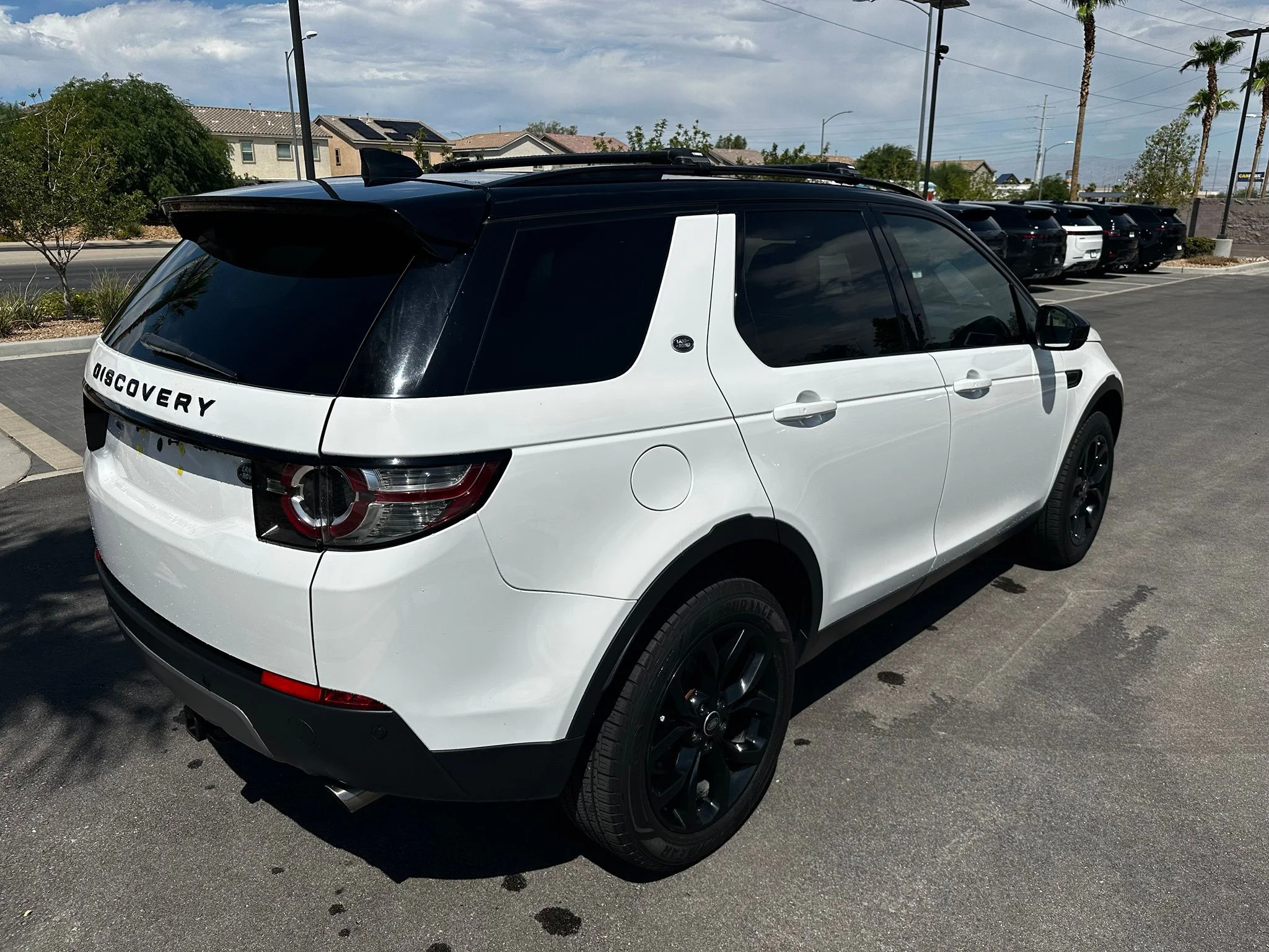 Used 2018 Fuji White Land Rover HSE image 2