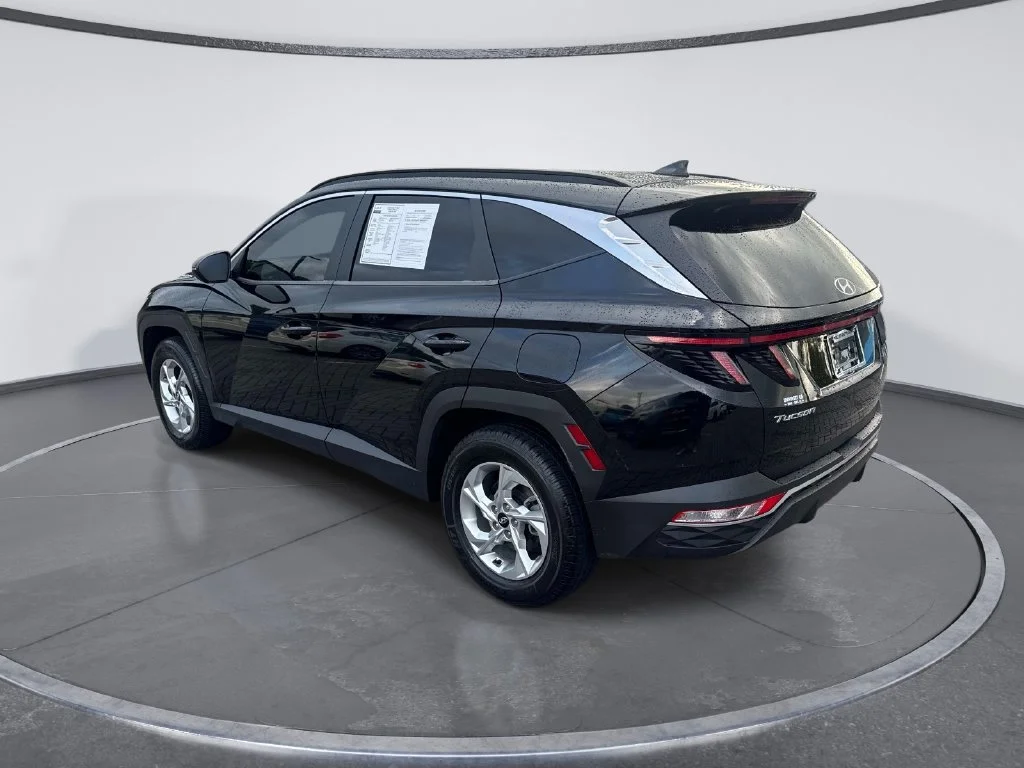 Used 2022 Black Hyundai SEL image 5