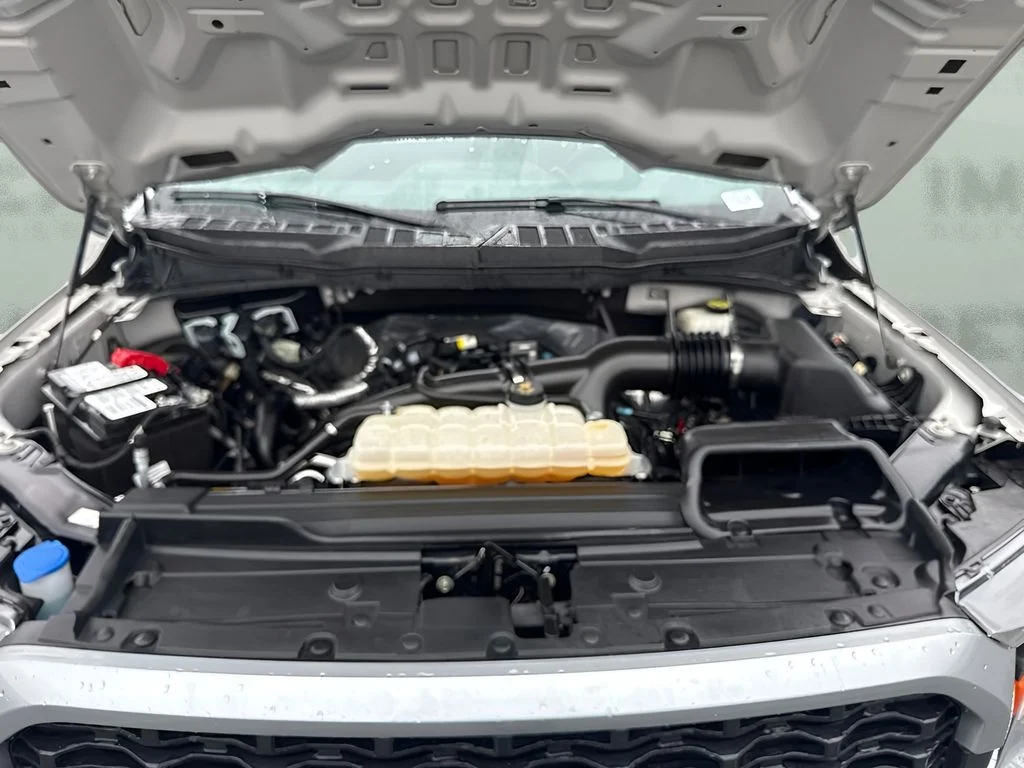 Used 2023 Silver Ford XL image 16