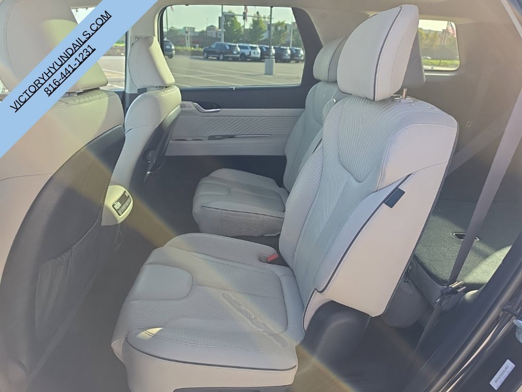 Used 2025 White Hyundai Calligraphy image 28
