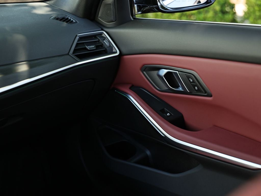 2024 BMW 3 Series 330i - Photo 29