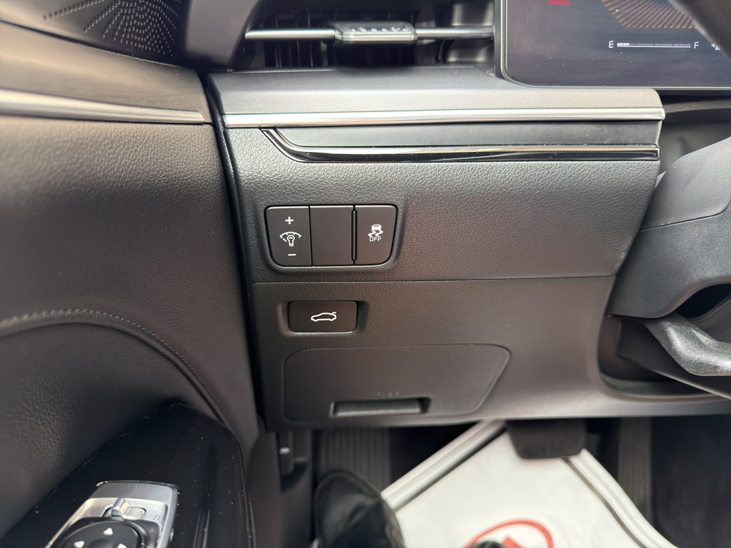 Certified Used 2025 Snow White Pearl Kia GT-Line image 29