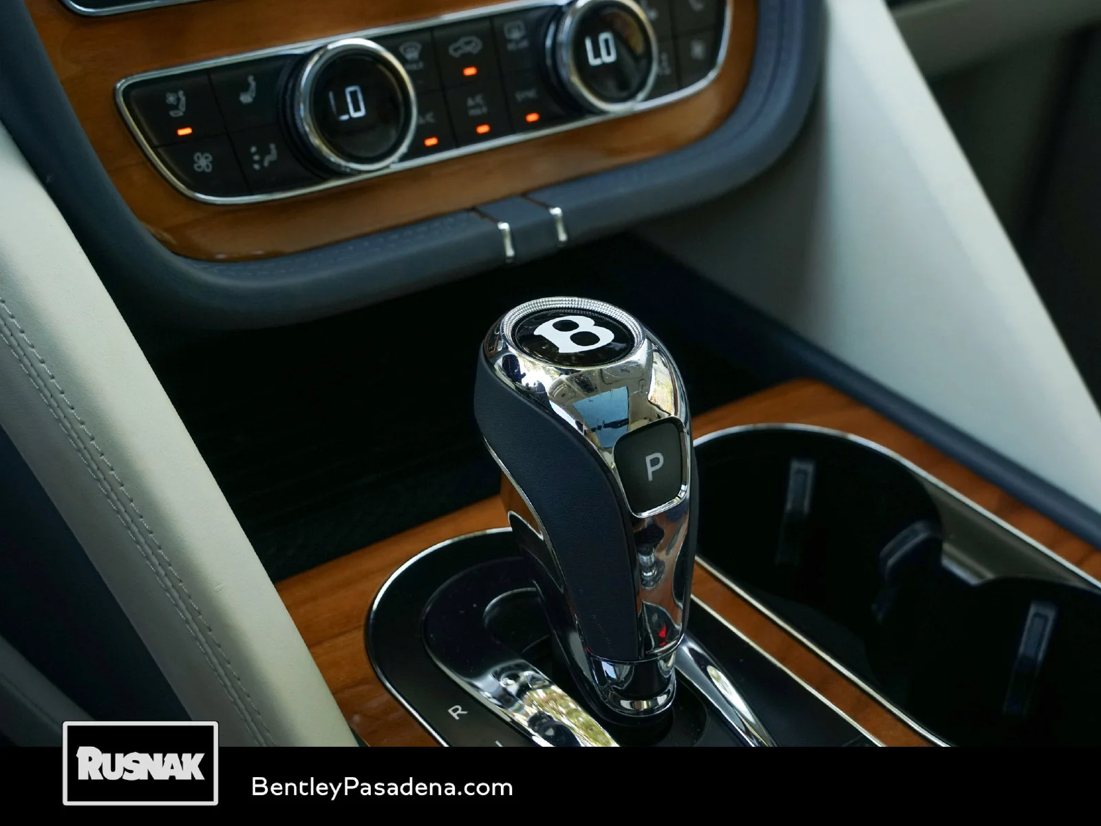 Certified Used 2023 Breeze by Mulliner Bentley Azure image 14