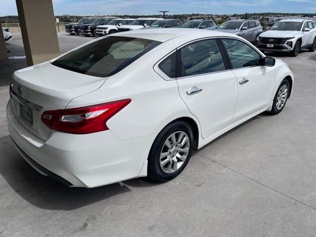 Used 2016 White Nissan 2.5 S image 3
