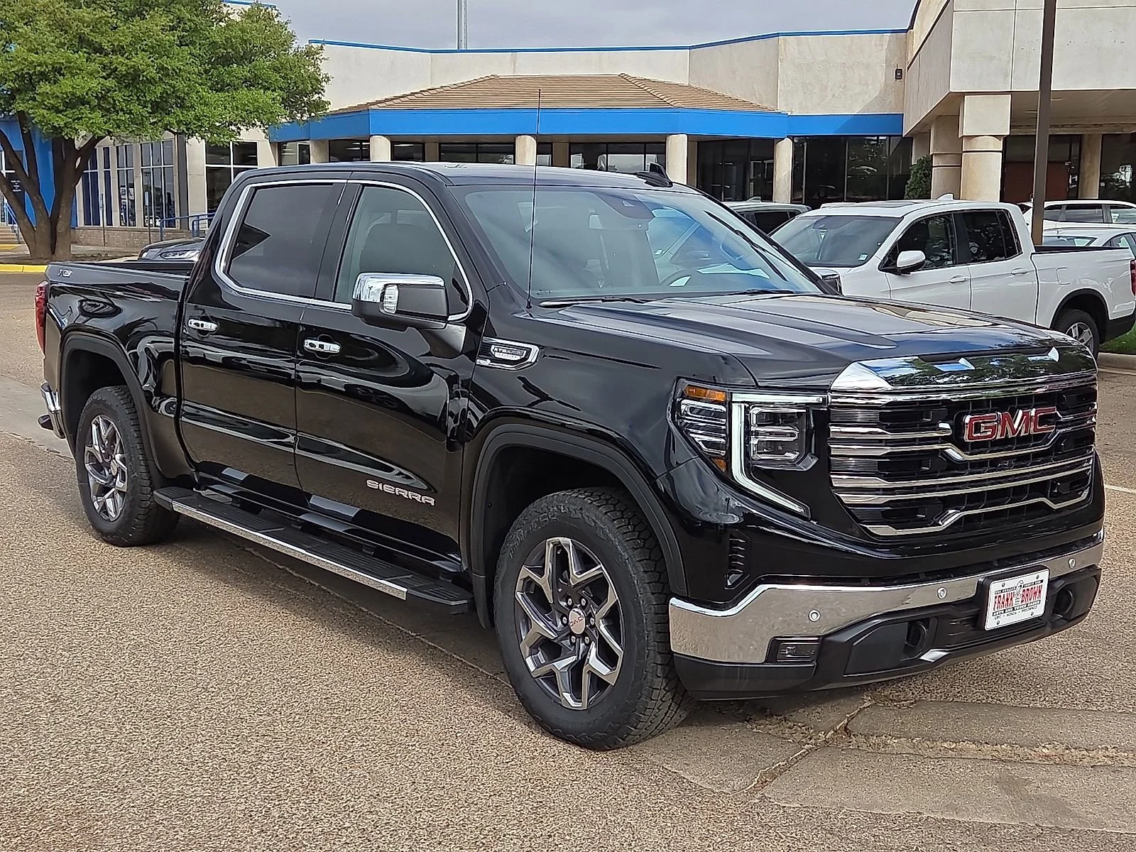 New 2026 Onyx Black GMC SLT image 5