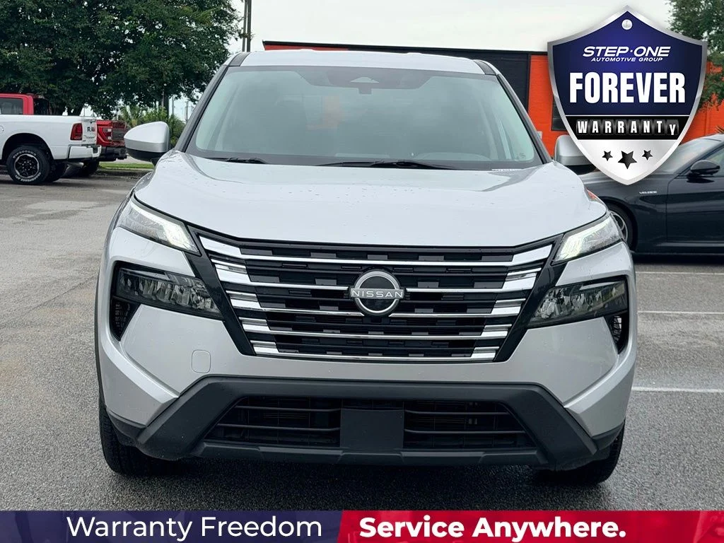 Used 2024 Silver Nissan SV image 9
