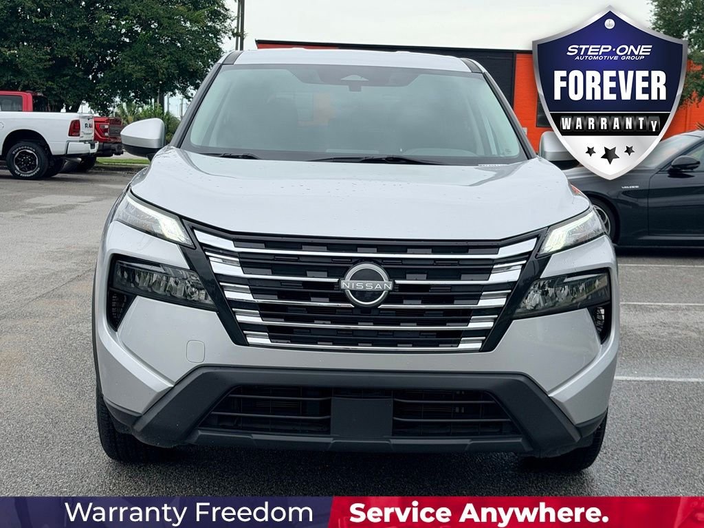 Used 2024 Silver Nissan SV image 9