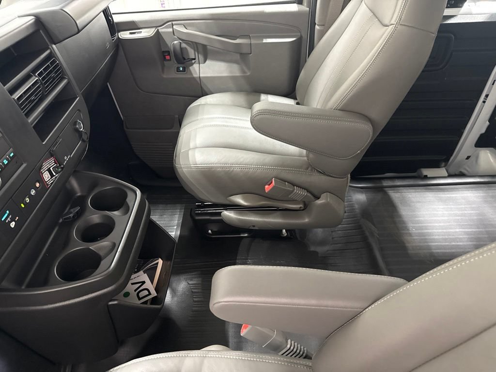 2026 Chevrolet Express Cargo Work Van - Photo 25