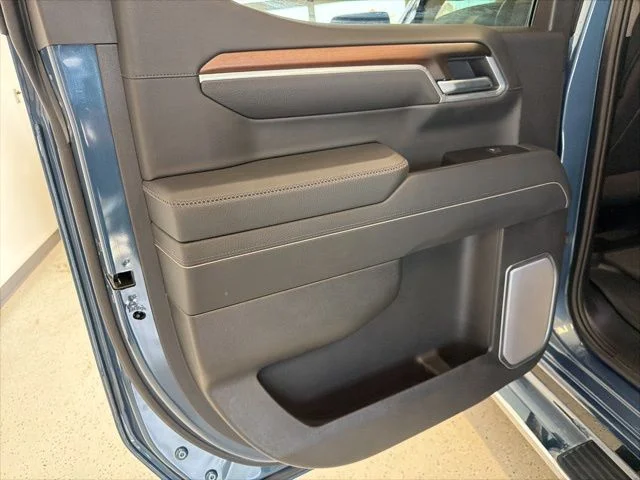 Used 2025 Blue GMC Denali image 46