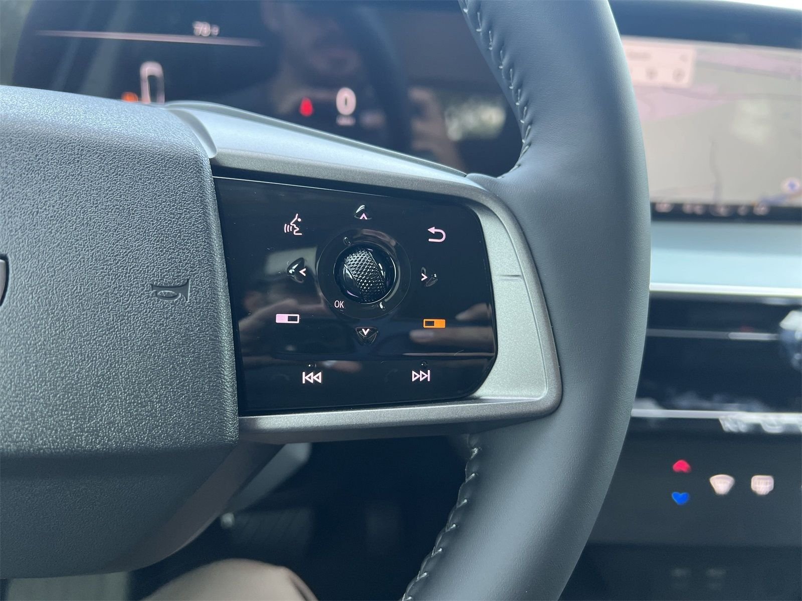 2025 Nissan Murano SL - Photo 9