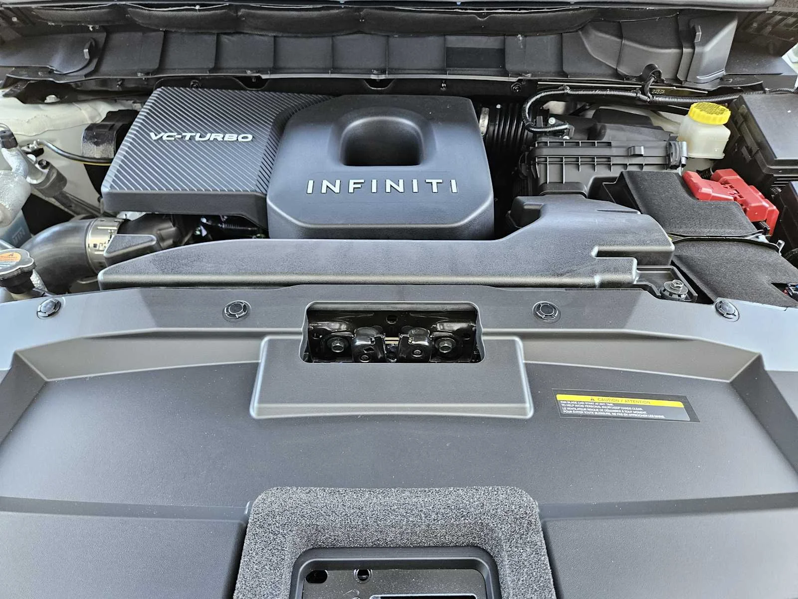 New 2027 2T RAD WHT INFINITI Autograph AWD image 23