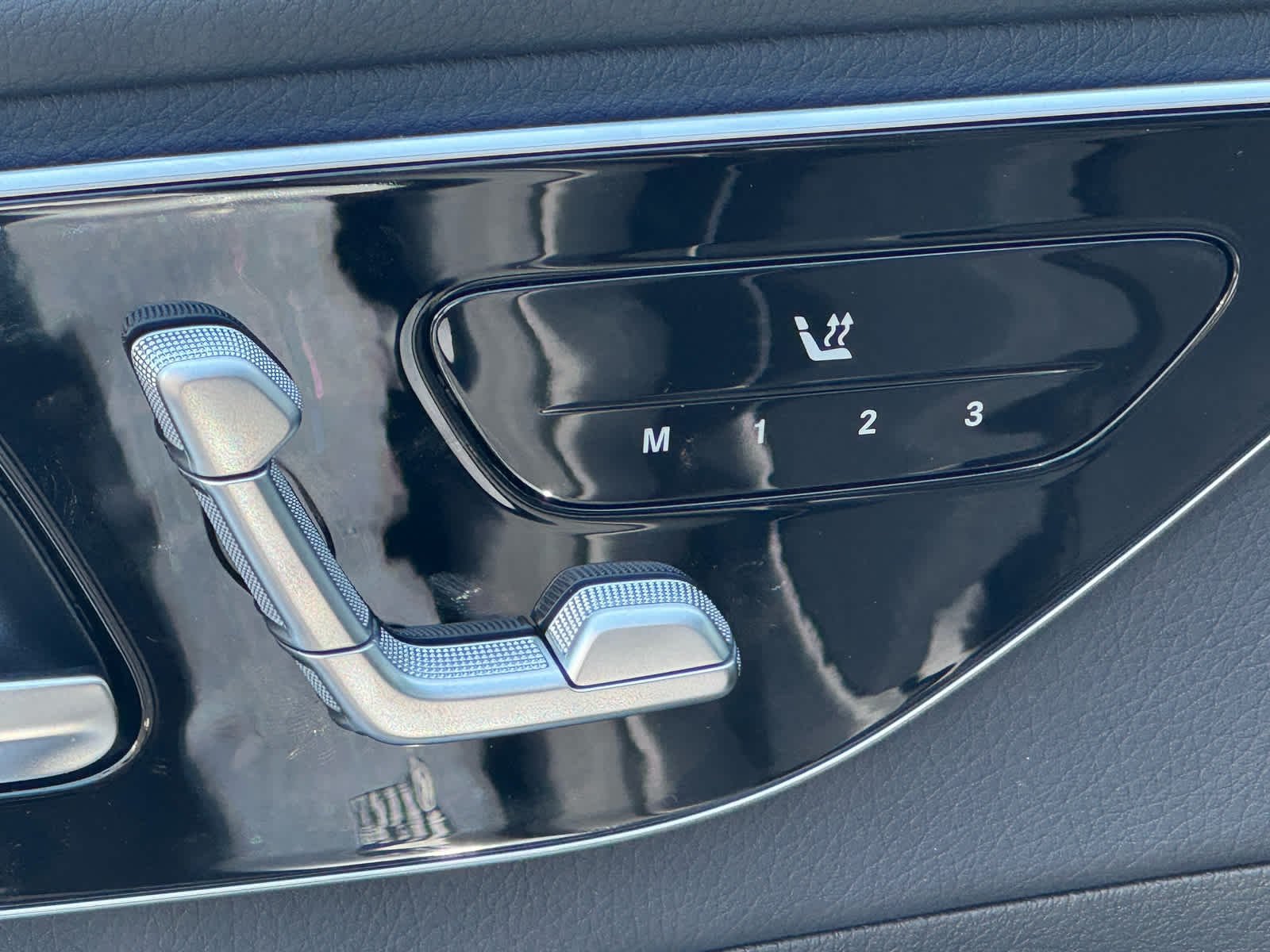 New 2026 Graphite Grey Metallic Mercedes-Benz C 300 image 19