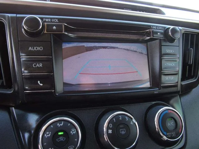 Used 2018 Aqua Toyota LE image 19