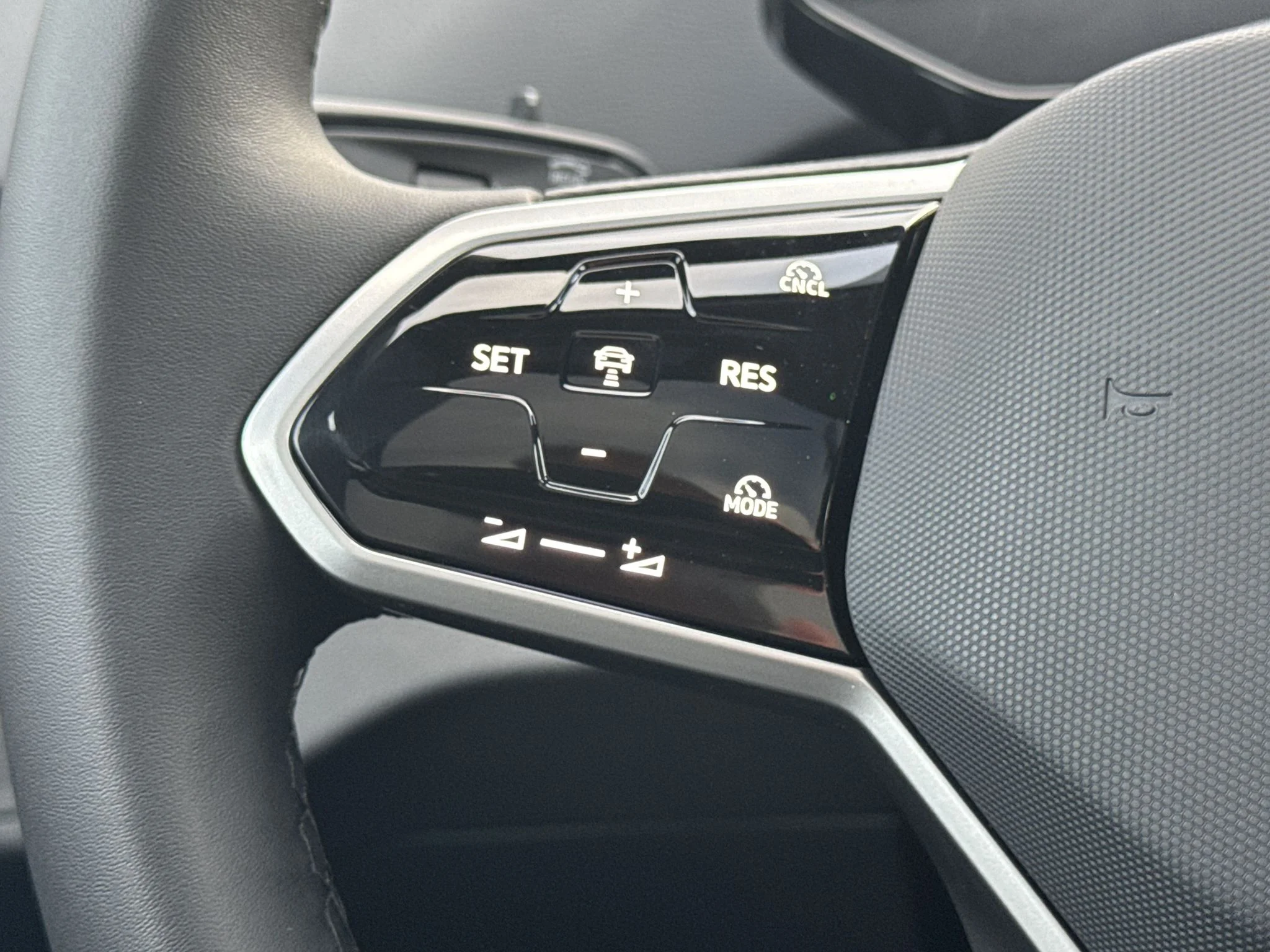 New 2026 Silver Mist Metallic Volkswagen Pro S image 19