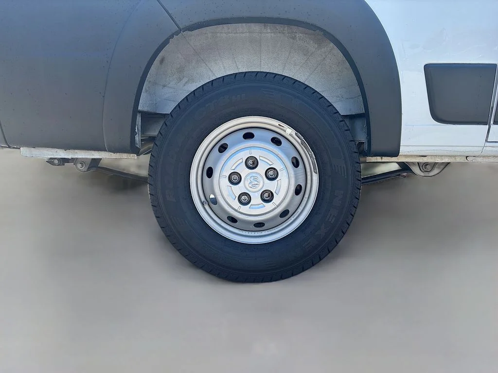Used 2023 White Ram Base image 11