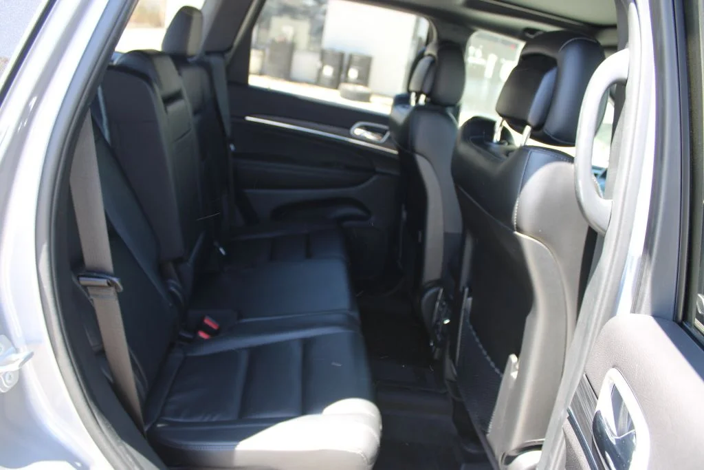 Used 2021 Silver Jeep Limited image 12