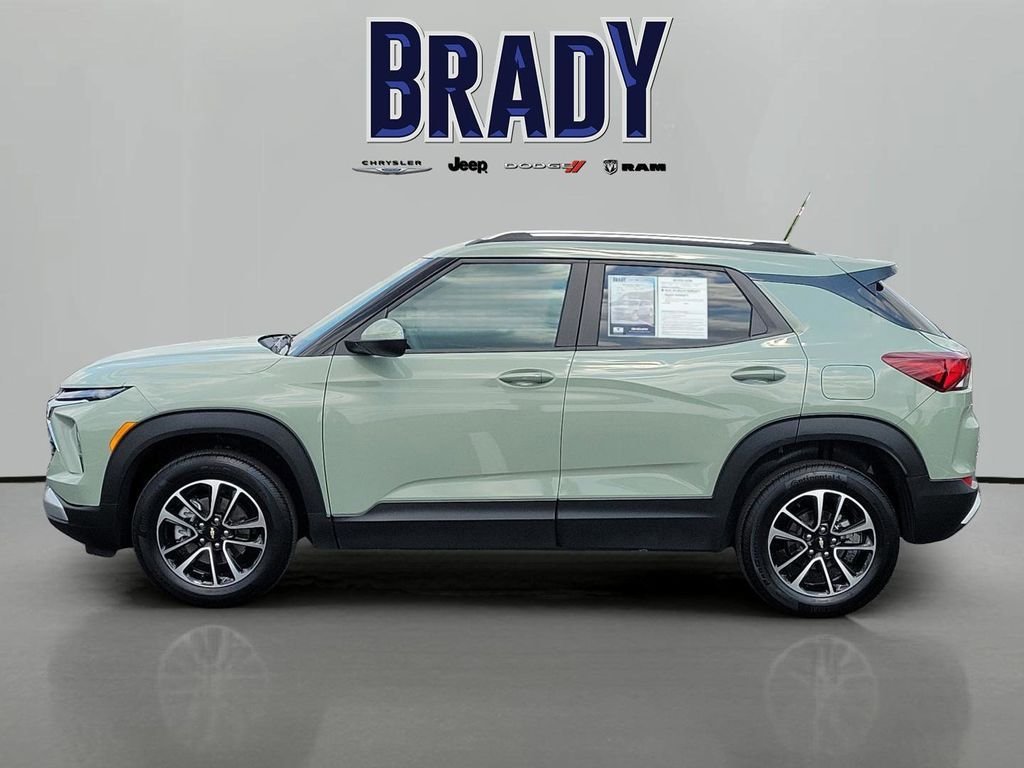 Used 2026 Green Chevrolet LT image 6