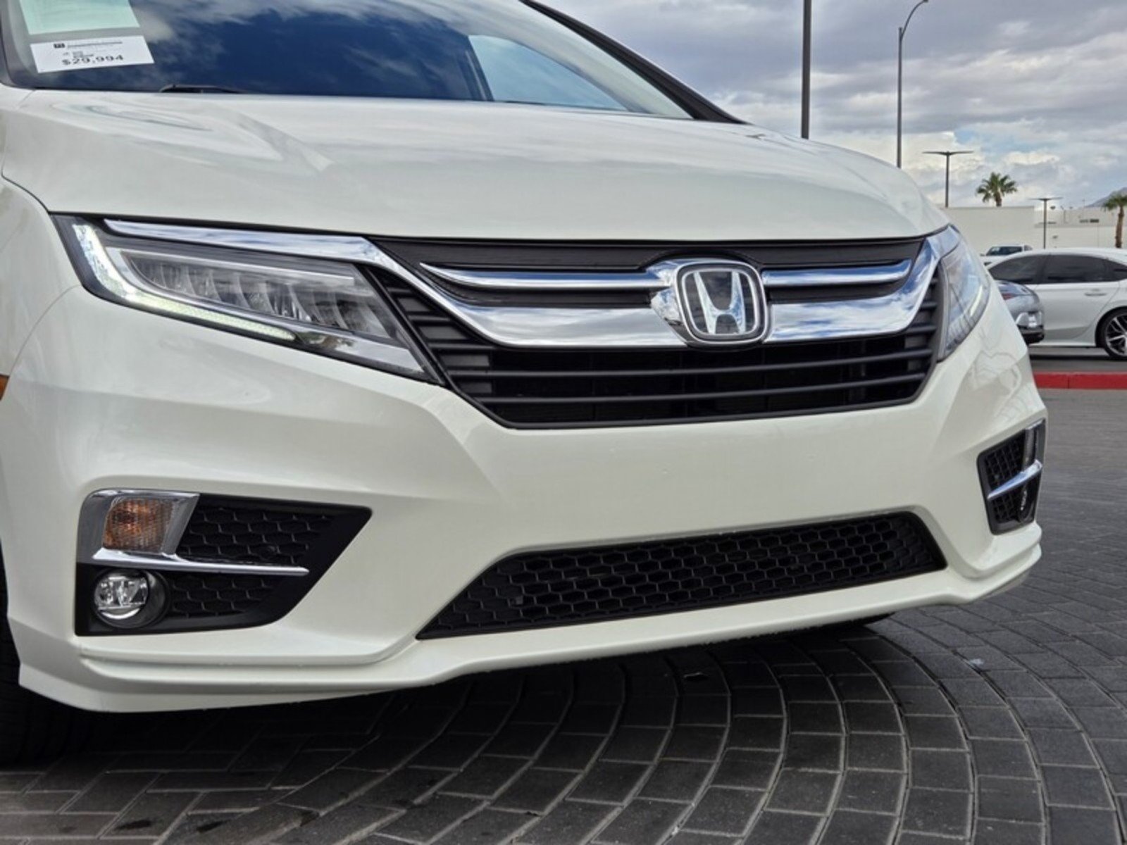 Used 2018 PEARL WHITE Honda Touring image 9
