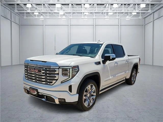 Used 2024 White Frost Tricoat GMC Denali 4x4 Crew Cab 5.75 ft. box 147.4 in. WB image 1