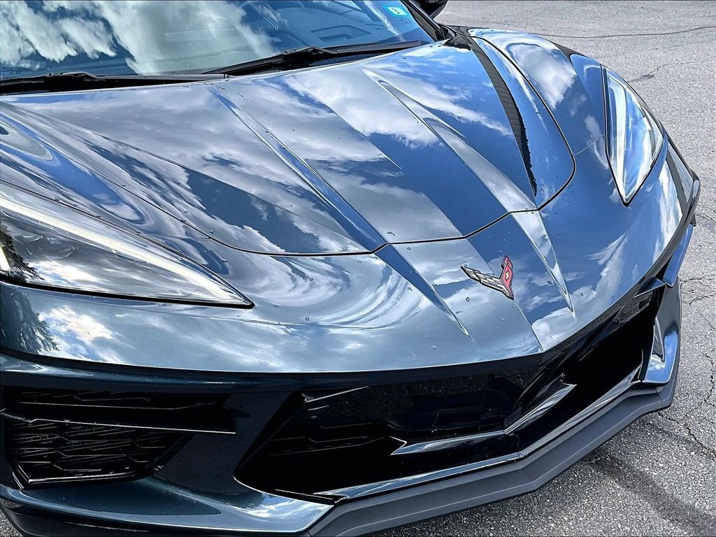Used 2020 Shadow Gray Metallic Chevrolet Stingray image 28