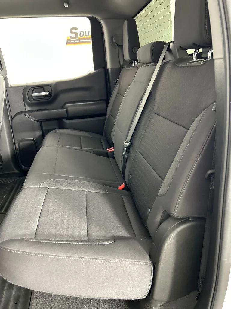 Used 2024 White Chevrolet Custom image 19