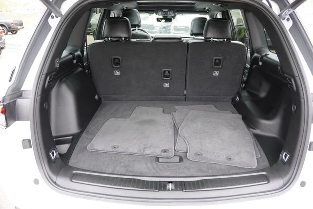 Used 2025 White/off-white Jeep Limited image 22