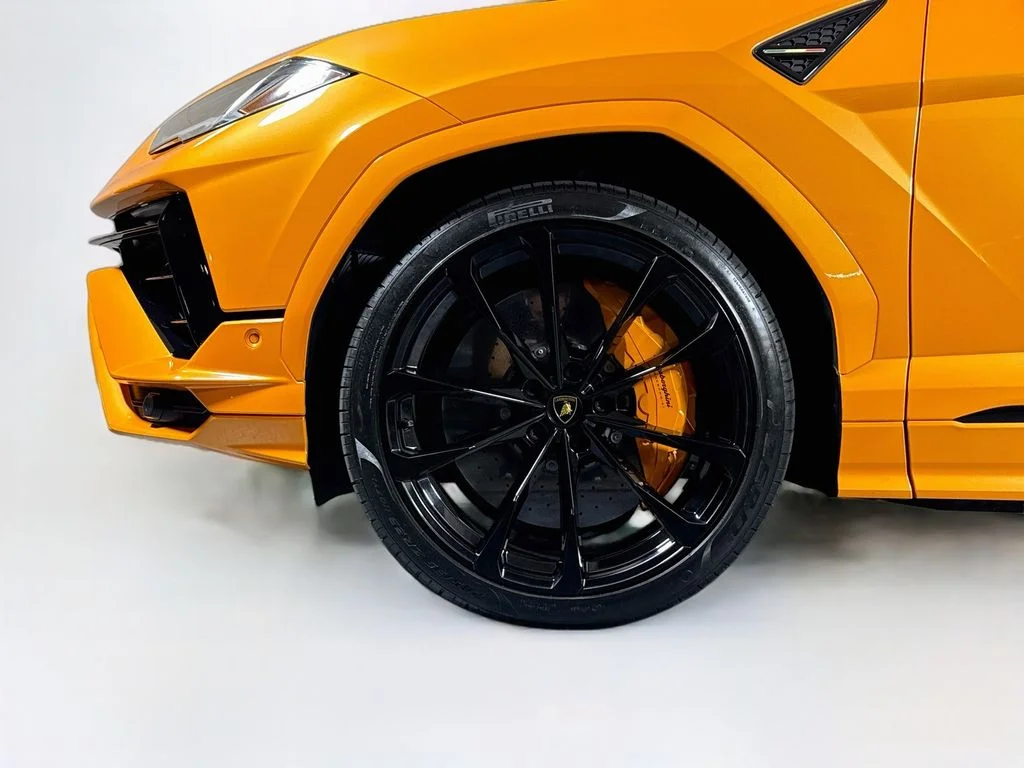 Used 2024 Black Lamborghini S image 31