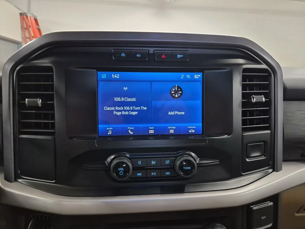 Certified Used 2023 Oxford White Ford XLT image 33