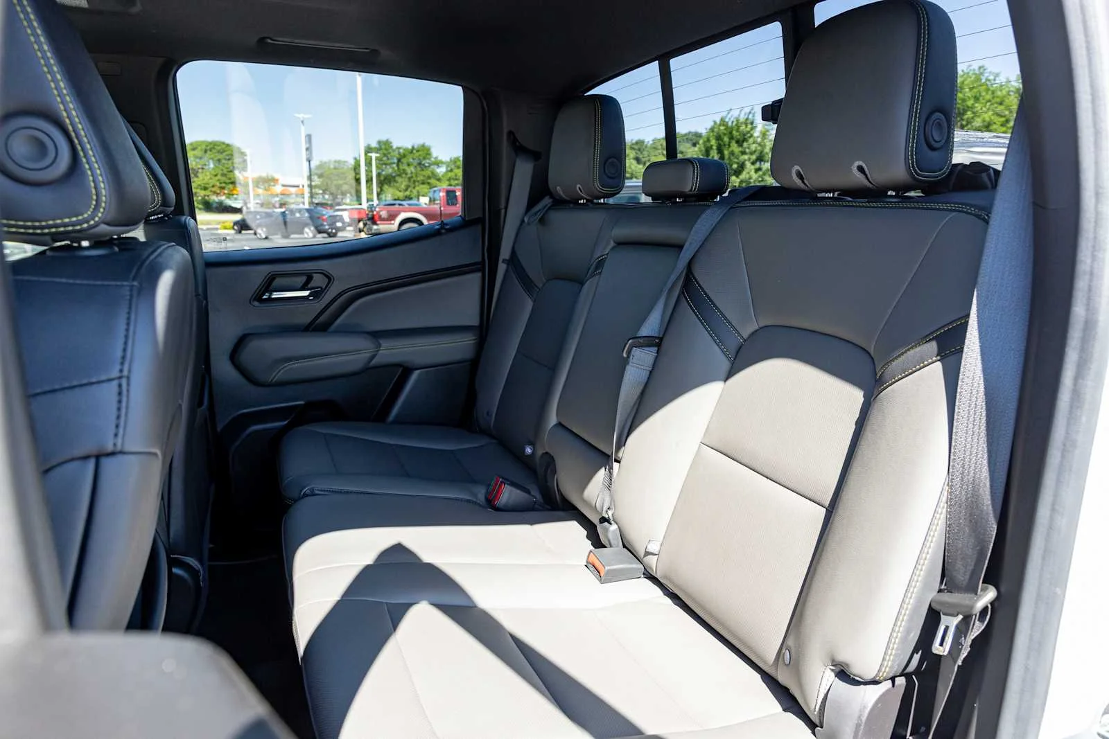 Used 2023 Summit White Chevrolet ZR2 image 30