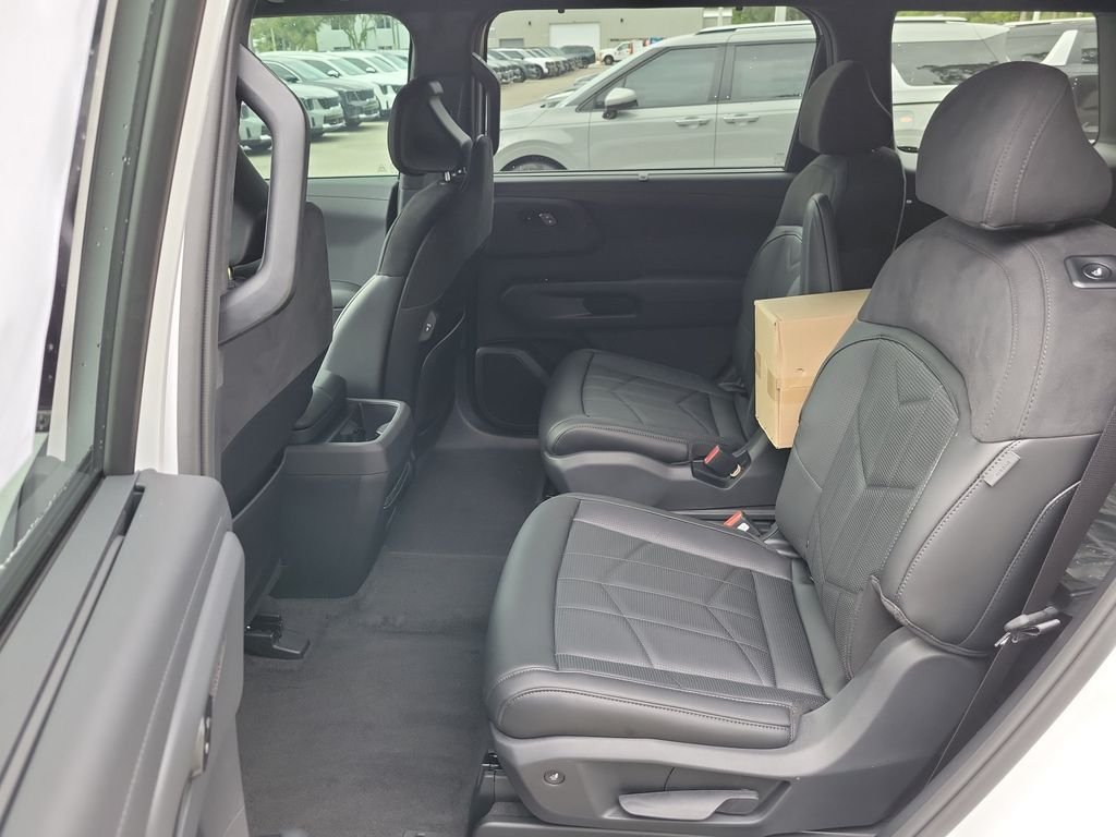 New 2027 Glacial White Pearl Kia X-Line SX Prestige image 17