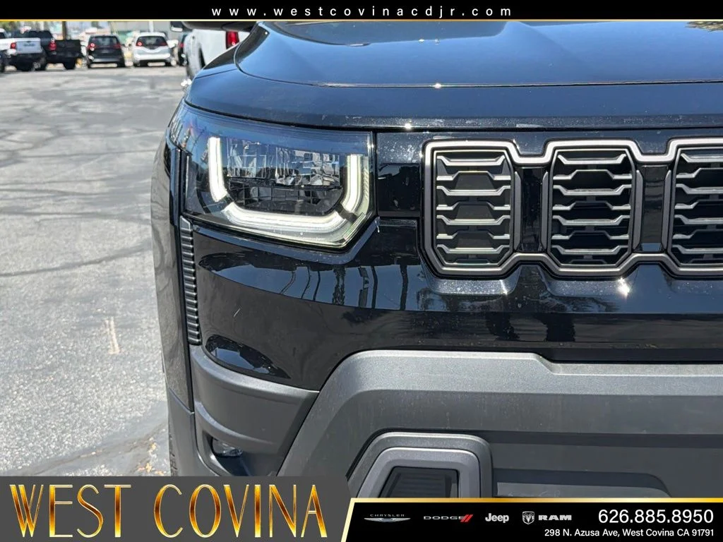 New 2026 Diamond Black Crystal Pearlcoat Jeep  image 13