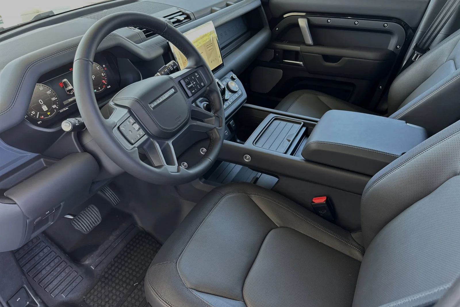 New 2024 Santorini Black Land Rover X-Dynamic SE image 10