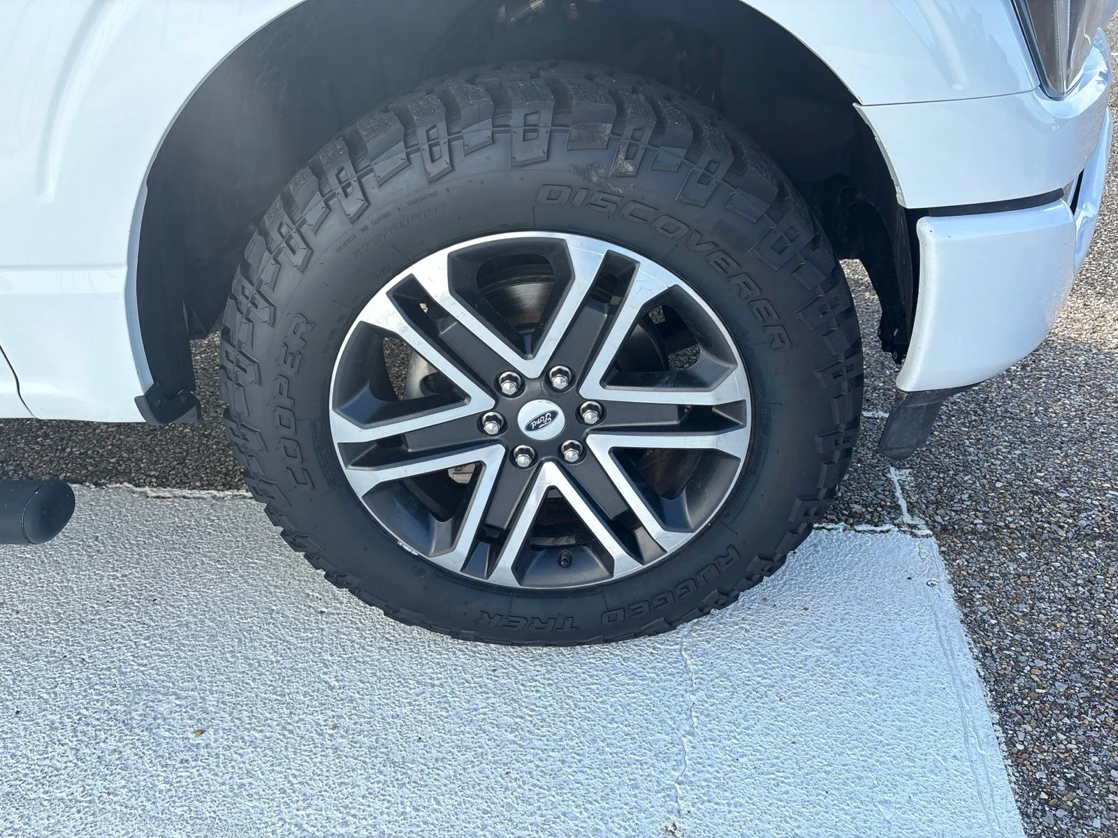 Used 2023 White Ford XL image 9