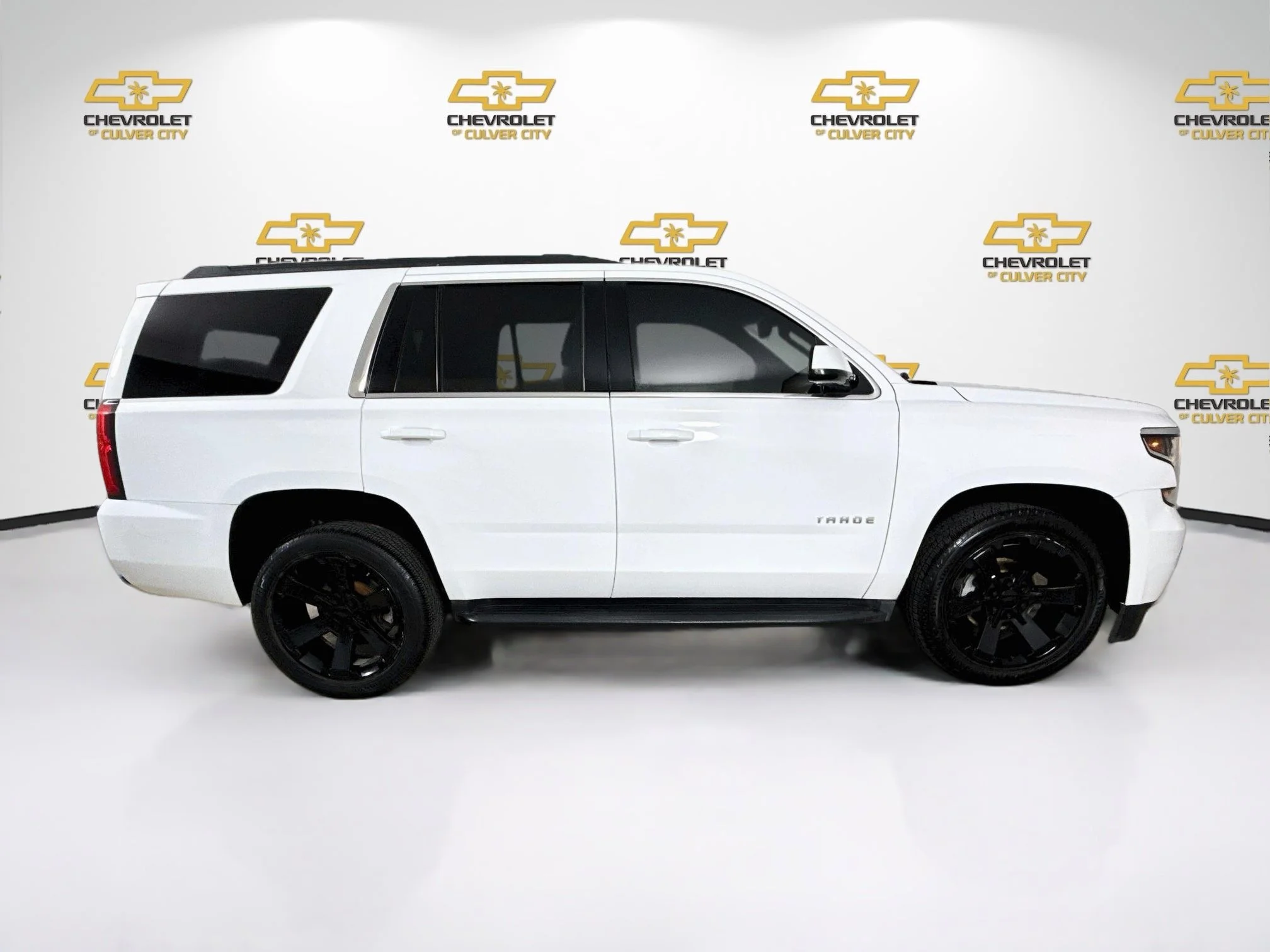 Used 2018 SUMMIT WHITE Chevrolet LS image 9