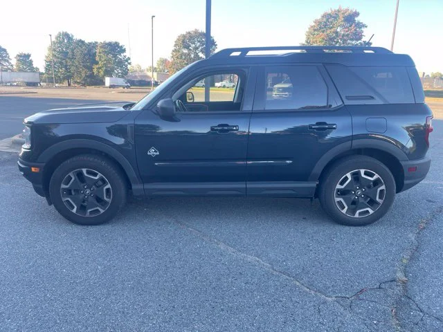 Used 2022 Blue Ford Outer Banks image 2