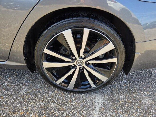 Used 2021 Gun Metallic Nissan 2.5 SR image 25