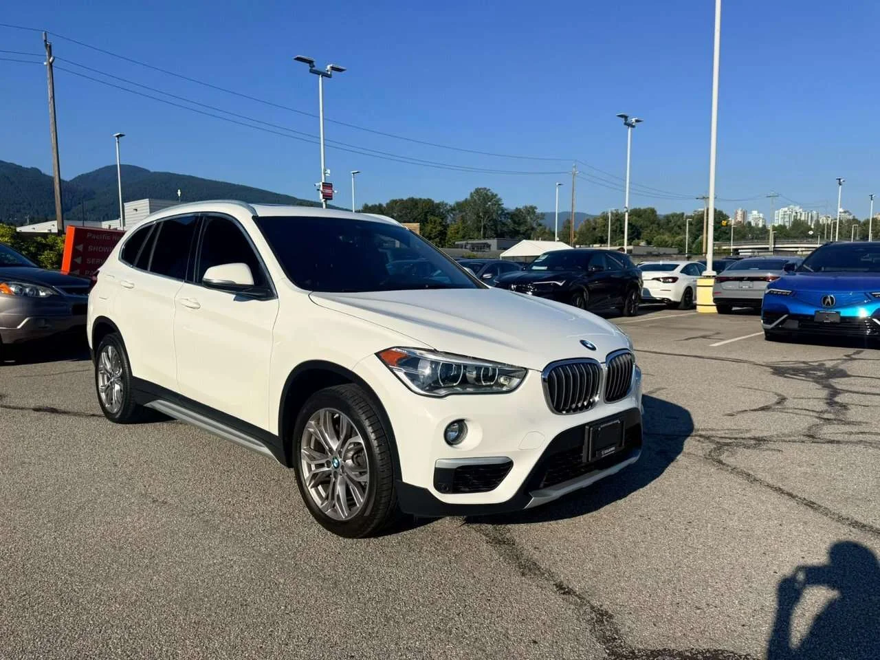 Used 2019  BMW xDrive28i Dilawri Certified   Local BC   Clean Tit image 7