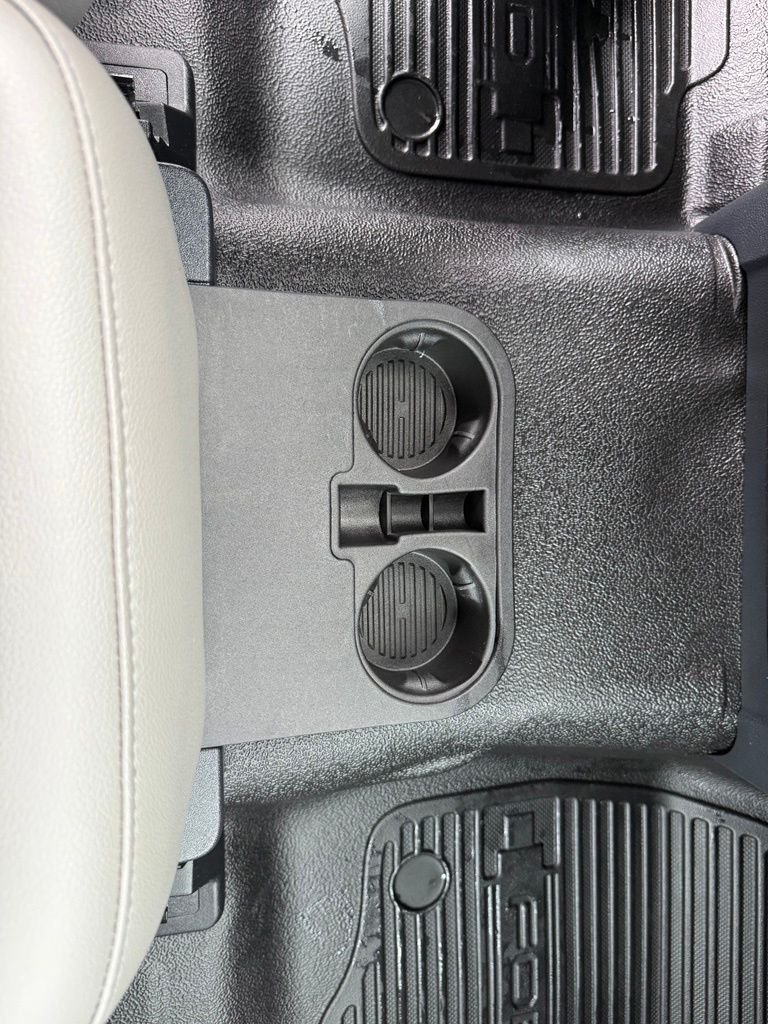Used 2022 White Ford XL image 27