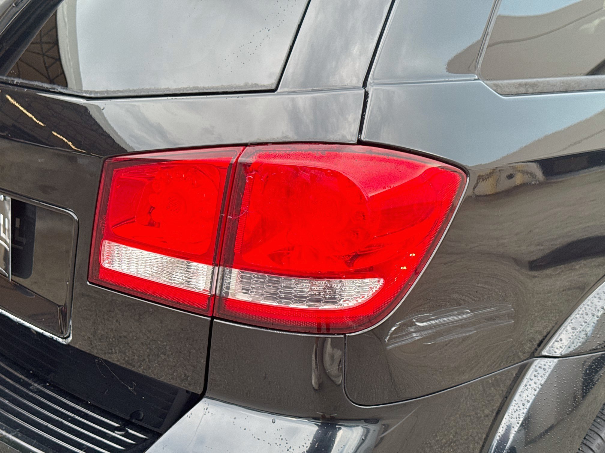 Used 2019 Pitch Black Clearcoat Dodge SE image 24