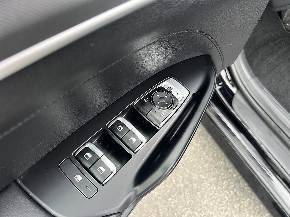 Used 2023 Ebony Black Kia LXS image 20
