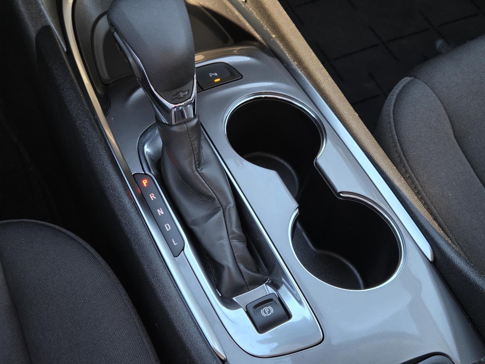 Used 2025 Summit White Chevrolet LT image 24