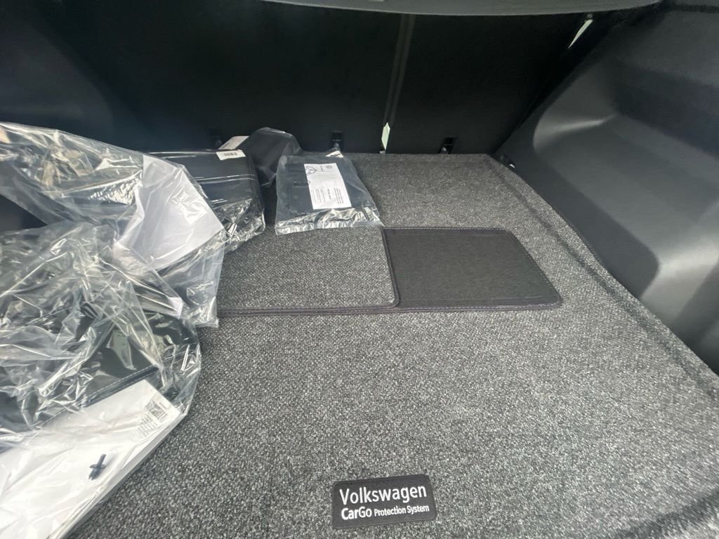 New 2026 White/off-white Volkswagen 2.0T SEL Premium R-Line image 45