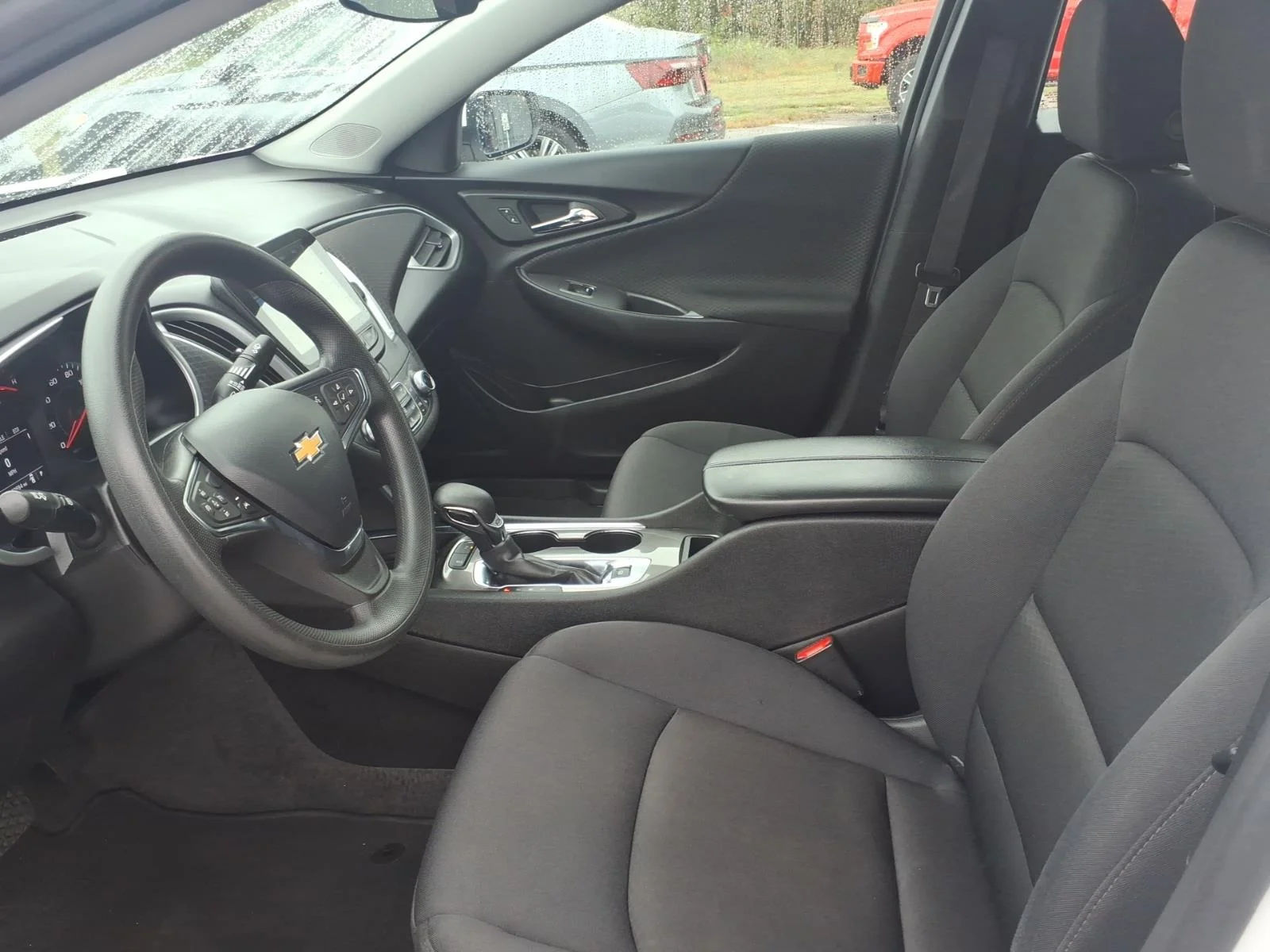 Used 2024 Summit White Chevrolet LT image 13